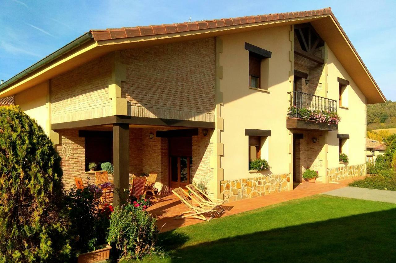 El Chalet Del Golf Urturi Exterior photo